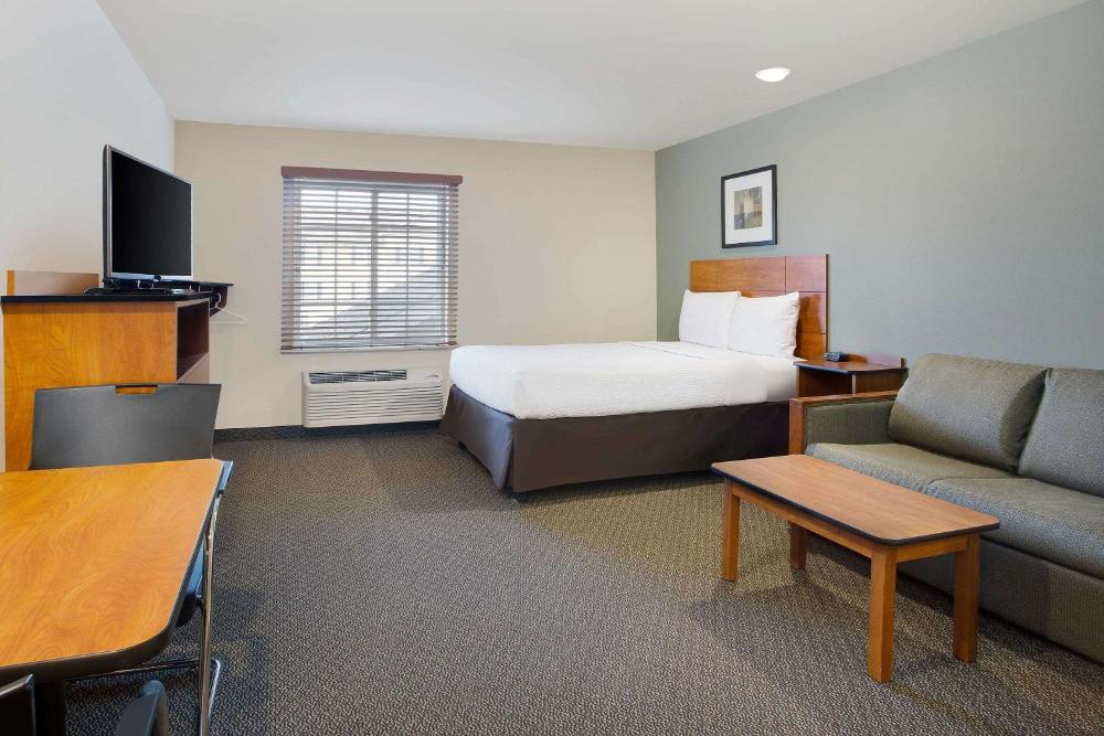 Standard Double Room with Sofa Bed - Accessible/Non-Smoking interior